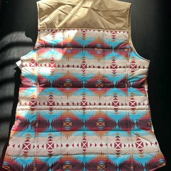 Ariat Southwestern Patterned Vest with Red and Blue Accents - Picture 3 of 3